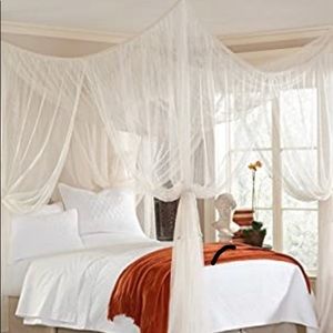 Majesty Canopy- bedroom canopy set
